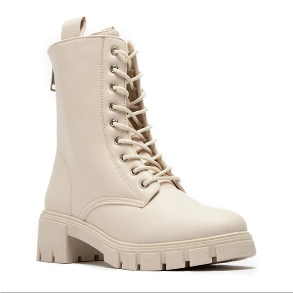 Qupid Shoes - Qupid Renley Wide Heel Combat Boots cream size 6